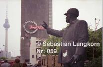 E0059WidervereinigungSebastianLangkorn1990Berlin