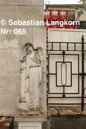 E0065PlastikSebastianLangkorn2005Berlin