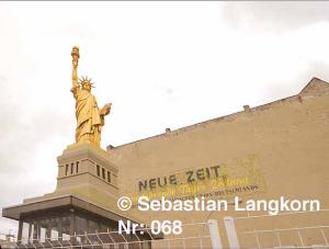 E0068WidervereinigungSebastianLangkorn1996Berlin
