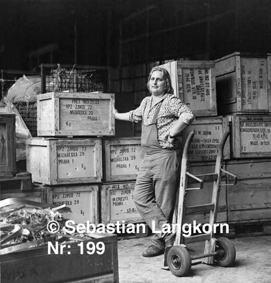 E0199TransportSebastianLangkorn1980Berlin