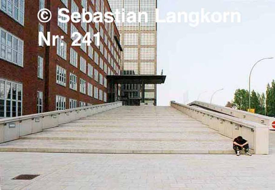 E02411998BerlinSebastianLangkorn