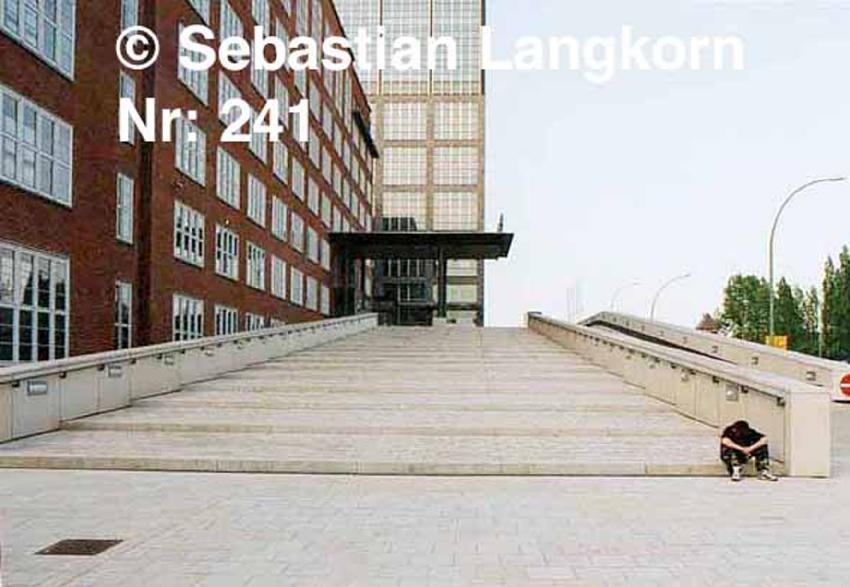 E0241WidervereinigungSebastianLangkorn1998Berlin